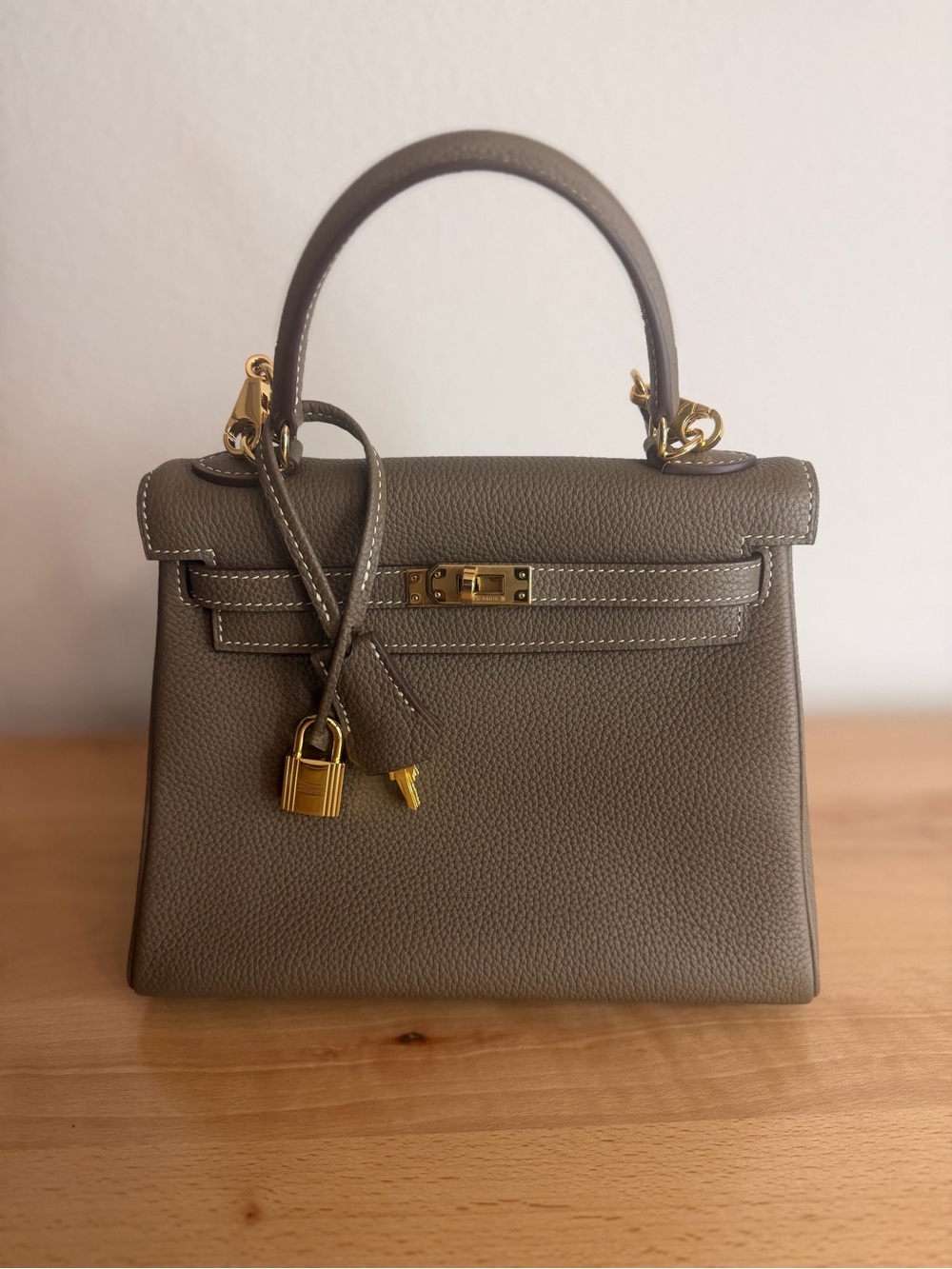 Taupe Leather Satchel H Etoupe Epsom leather Kelly 28 GHW handmade sellier